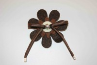 Ref 62     Broche flor en tonos marrones con lacito