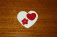 Ref 66   Broche corazón en tonos rojos y cremas